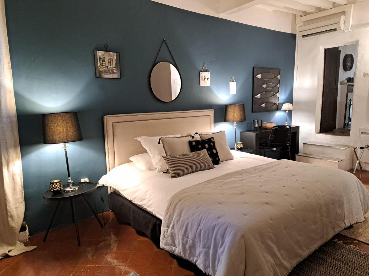 Hotel Le Patio De Sophie Систерон Екстериор снимка
