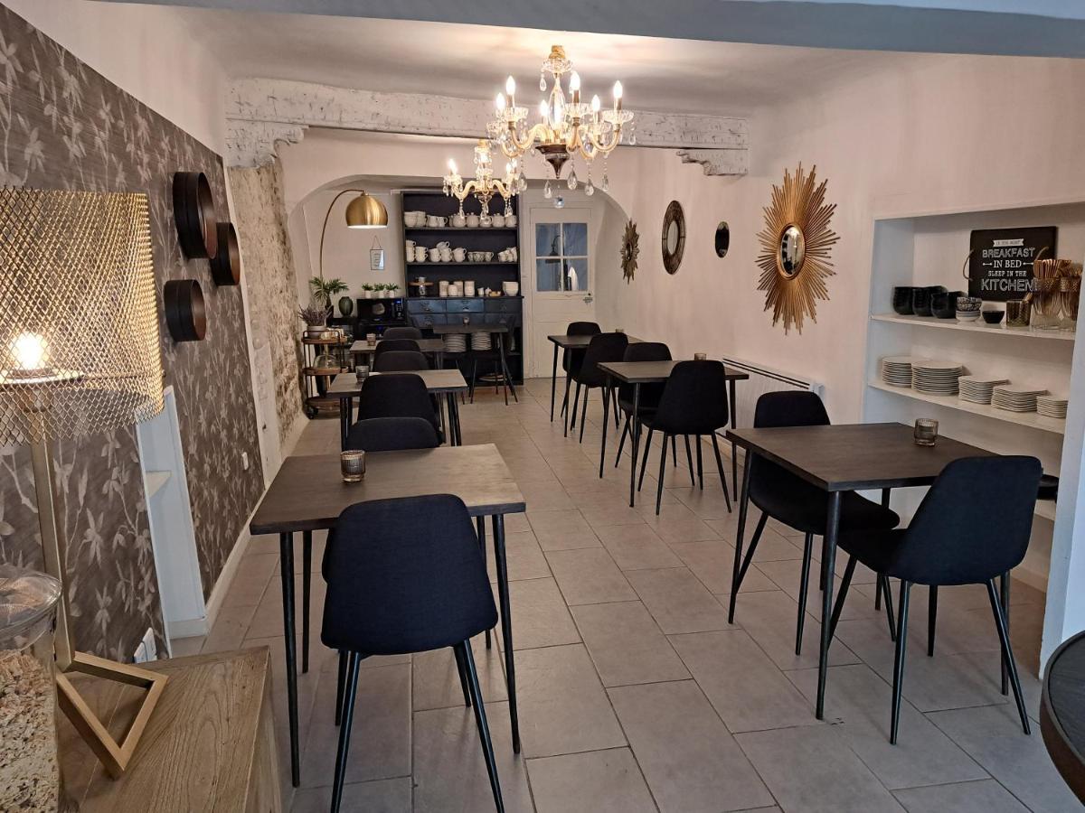 Hotel Le Patio De Sophie Систерон Екстериор снимка