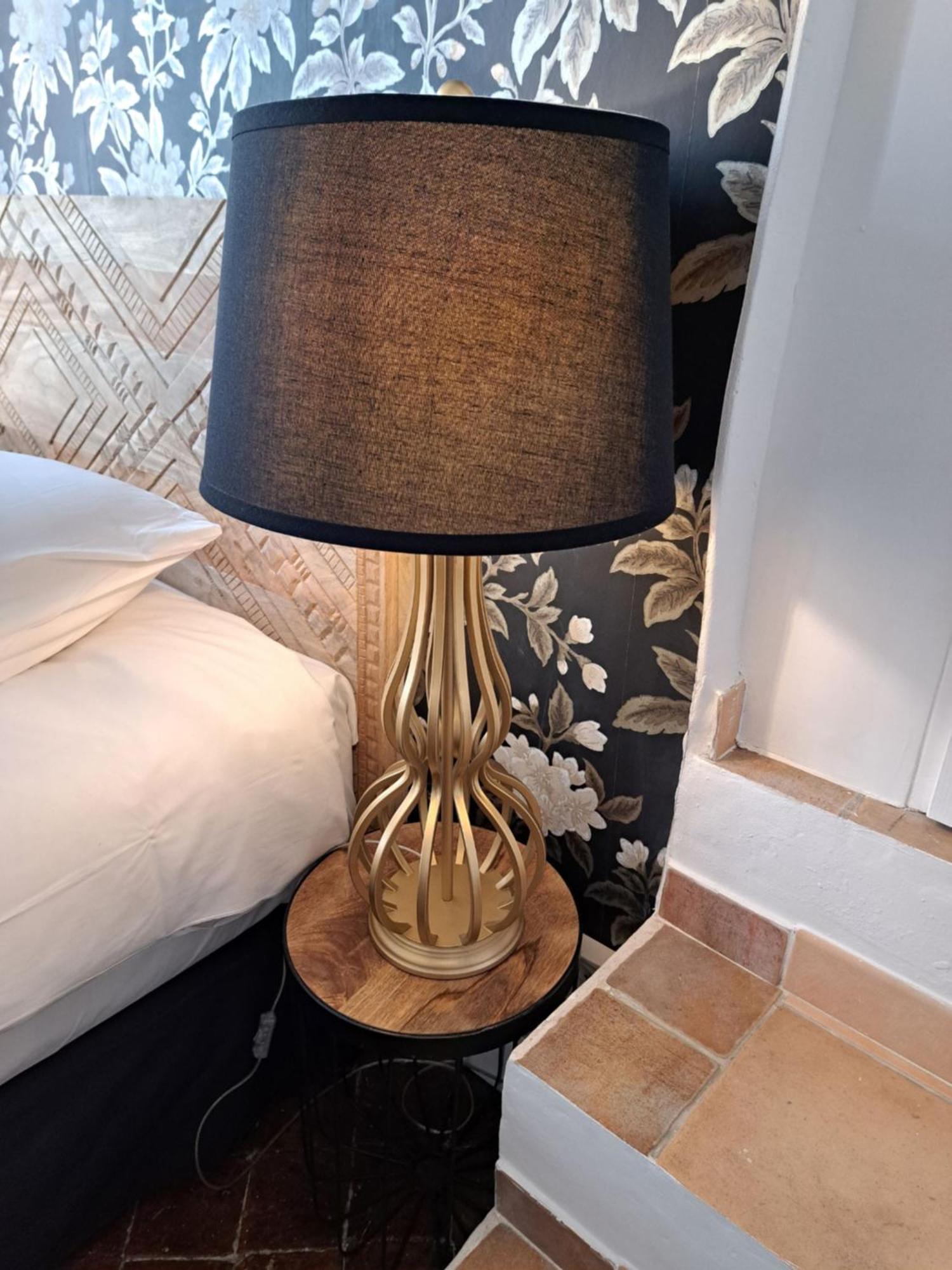 Hotel Le Patio De Sophie Систерон Стая снимка