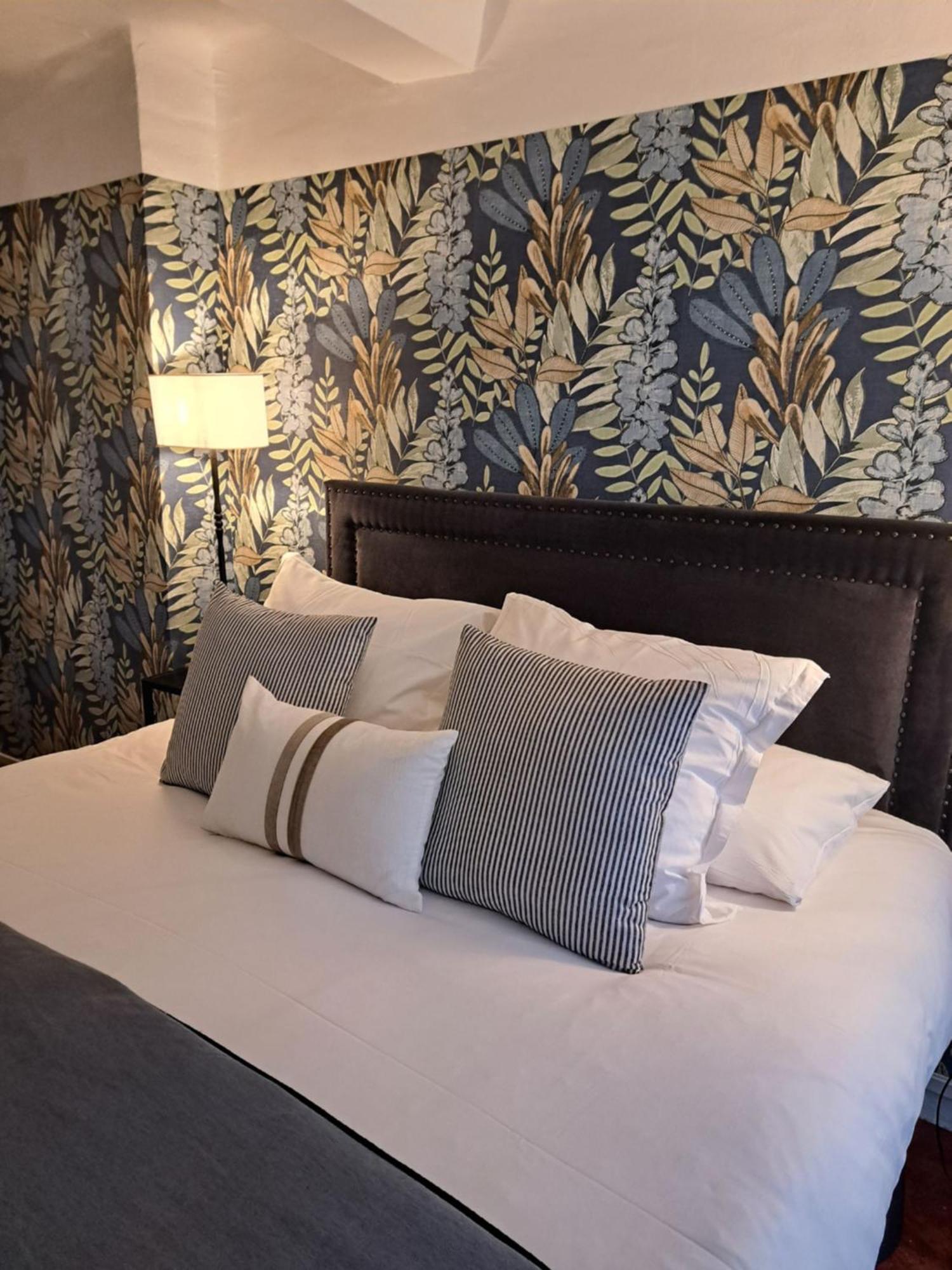 Hotel Le Patio De Sophie Систерон Екстериор снимка